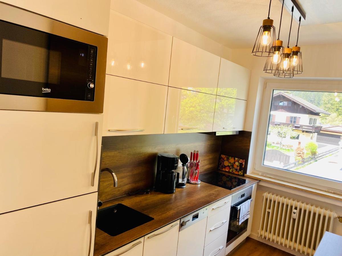 Ferienhaus Butterfly 2 การ์มิช-พาร์เทนเคียร์เชน ภายนอก รูปภาพ