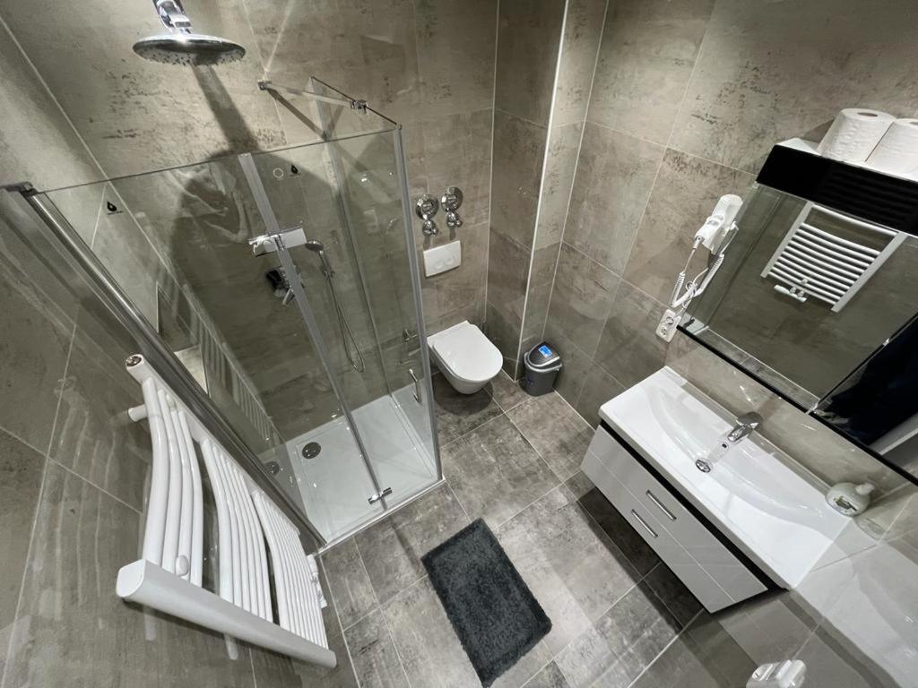 Ferienhaus Butterfly 2 การ์มิช-พาร์เทนเคียร์เชน ภายนอก รูปภาพ